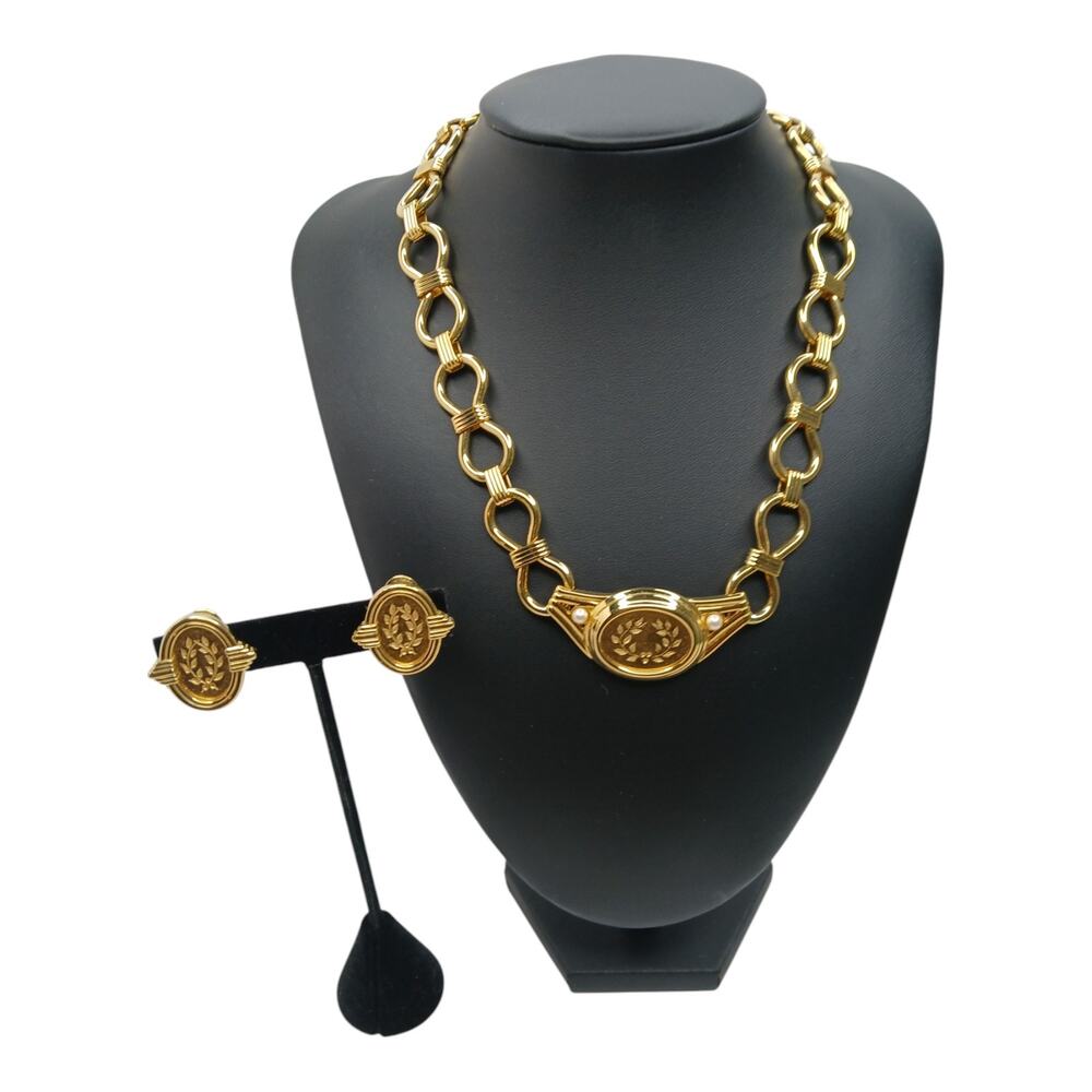 Vintage Monet Set Gold-Tone Laurel Wreath Necklace and Clip-On Earrings